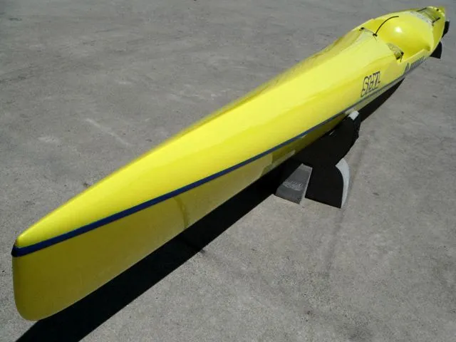 Huki S1-XL — yellow ski, deck/cockpit view