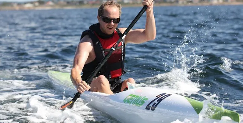 Knysna Racing Genius CLK S1, paddler in surf