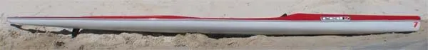 Red7 Surf70 — side profile on the beach
